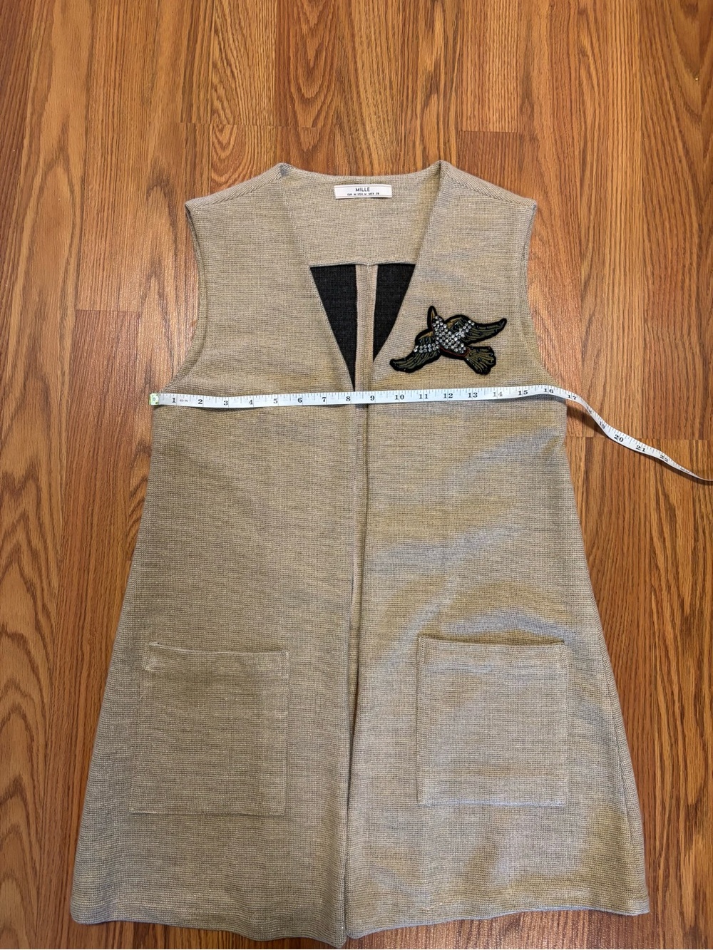 Sleeveless Open-Front Knit Vest in Cream with Embroidered Bird by Mille - Picture 4 of 8